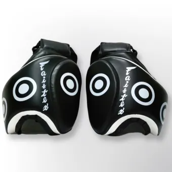 Ontdek de ultieme beenbescherming met de Fairtex TPB-ONE Thigh Pads. Deze leg protector is speciaal ontworpen voor de veeleis
