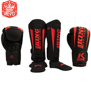 King - Revo FIGHTSET - Black on black - Bokshandschoenen + scheenbeschermers